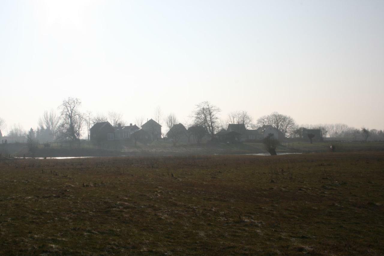 Unique Place On The River Waal Heerewaarden エクステリア 写真